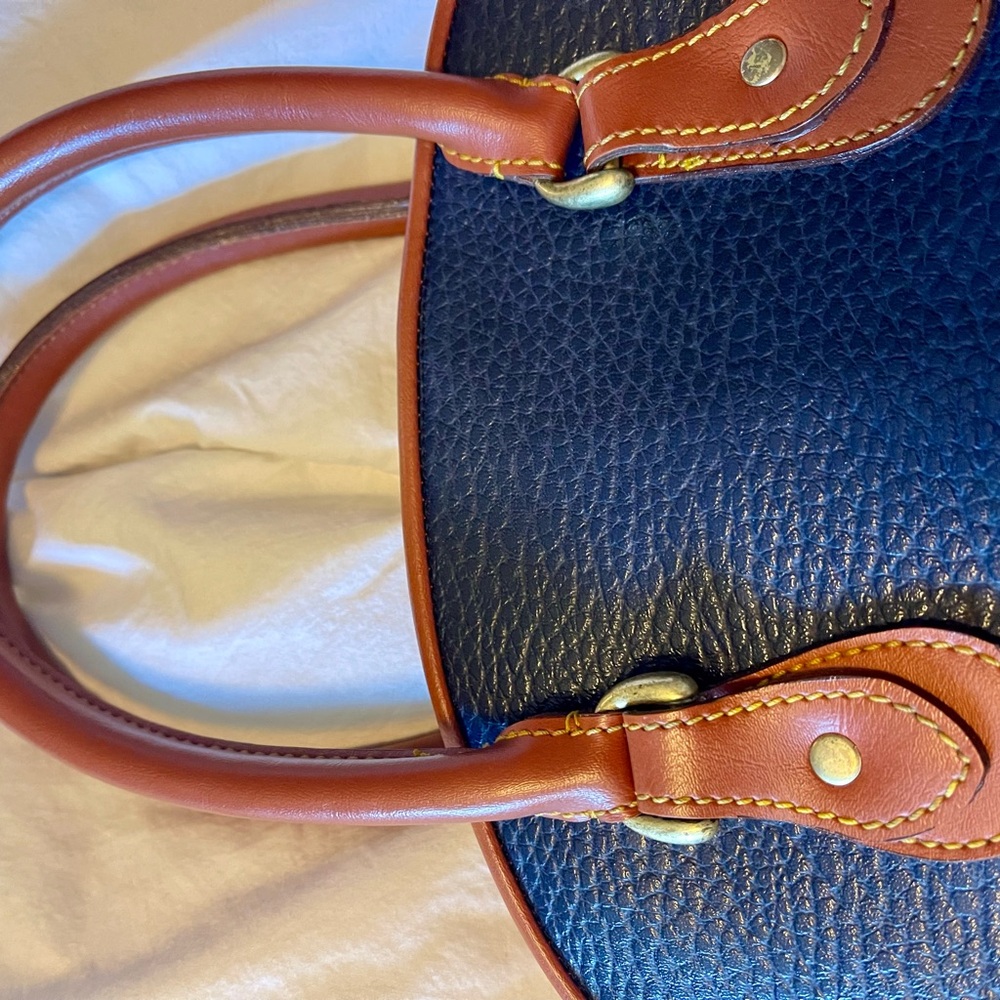 Vintage Dooney & Bourke Navy purse - Picture 6 of 9